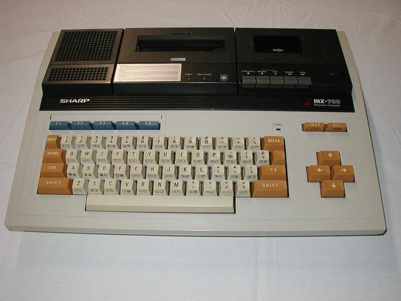 Sharp MZ 700 (1).JPG